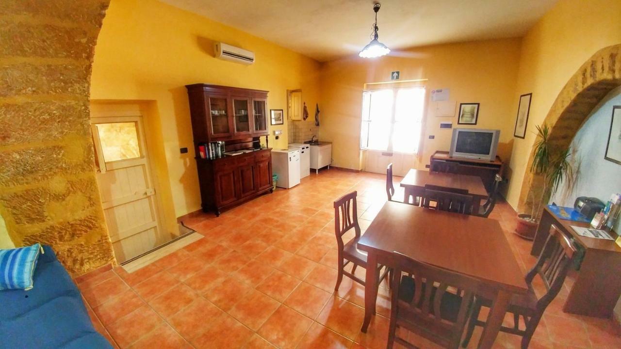 B&B Anita Agrigento Bagian luar foto